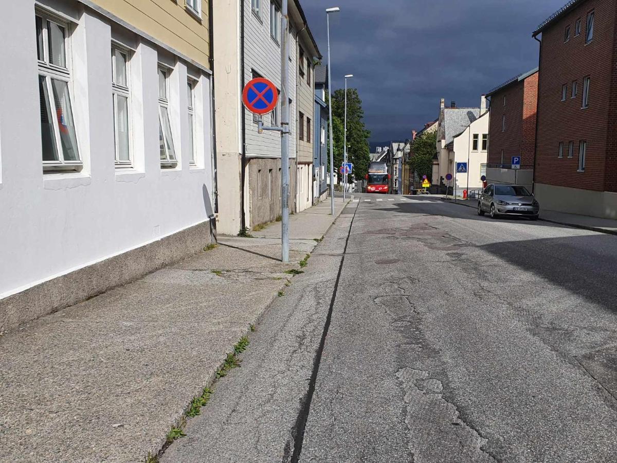 Near Brosundet, Newly Refurnished, Free Street Parking Appartement Ålesund Buitenkant foto